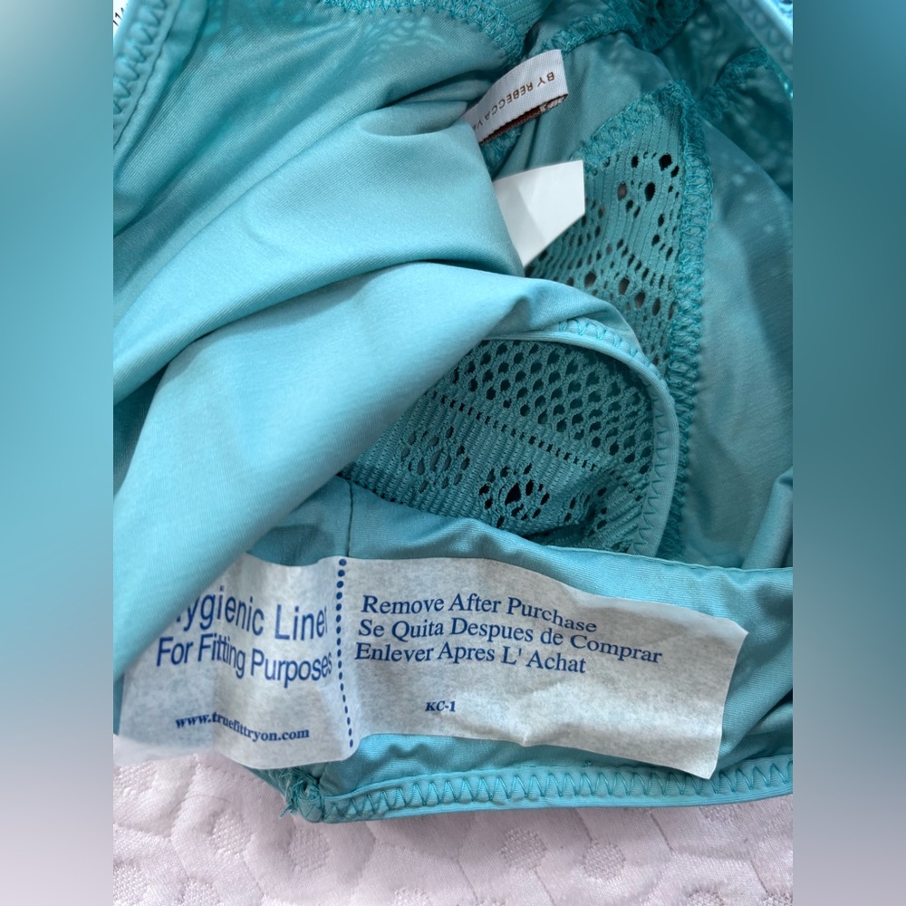 BNWT BECCA Elegant Seafoam Blue Green Lace Swimsuit $128 - Picture 4 of 6